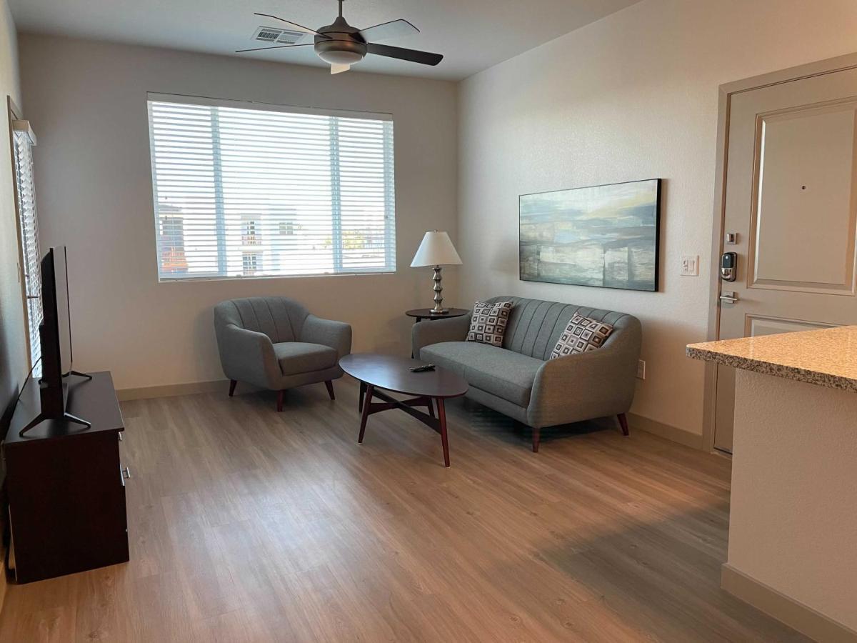Stay Gia New Modern 1 Bedroom Apartment With Swimming Pool & Gym At Grayson Place Goodyear Exterior foto