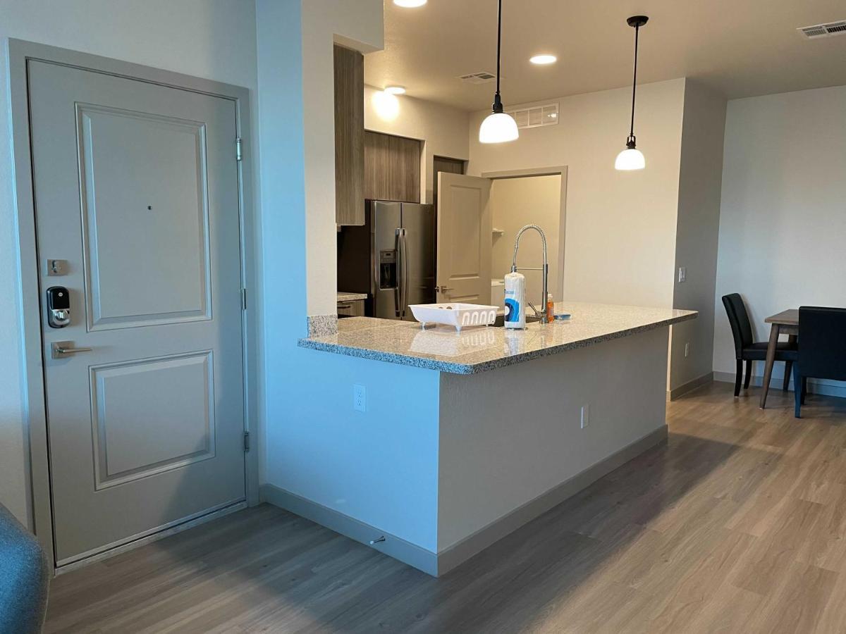 Stay Gia New Modern 1 Bedroom Apartment With Swimming Pool & Gym At Grayson Place Goodyear Exterior foto